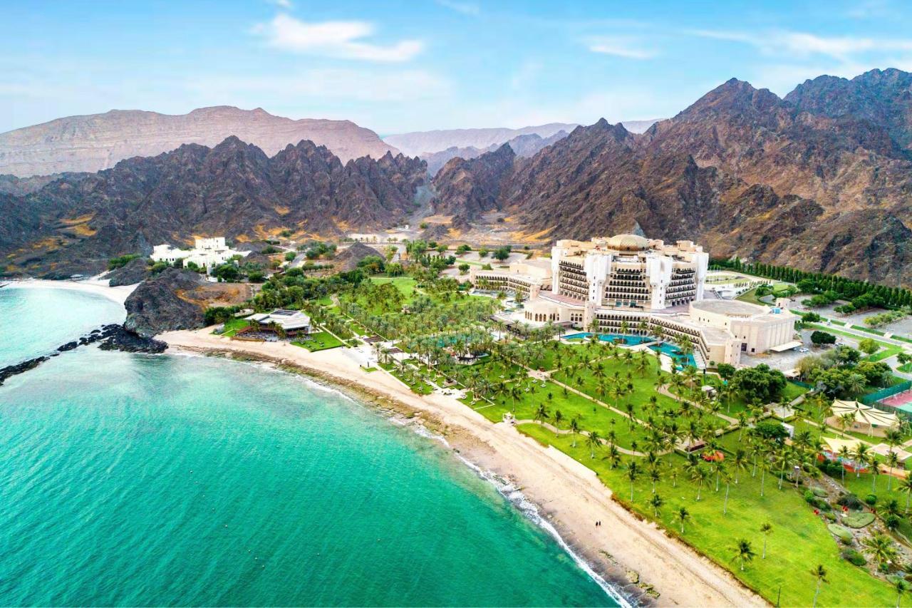 Al Bustan Palace, A Ritz-Carlton Hotel Mascate Esterno foto The Oberoi Beach, Muscat