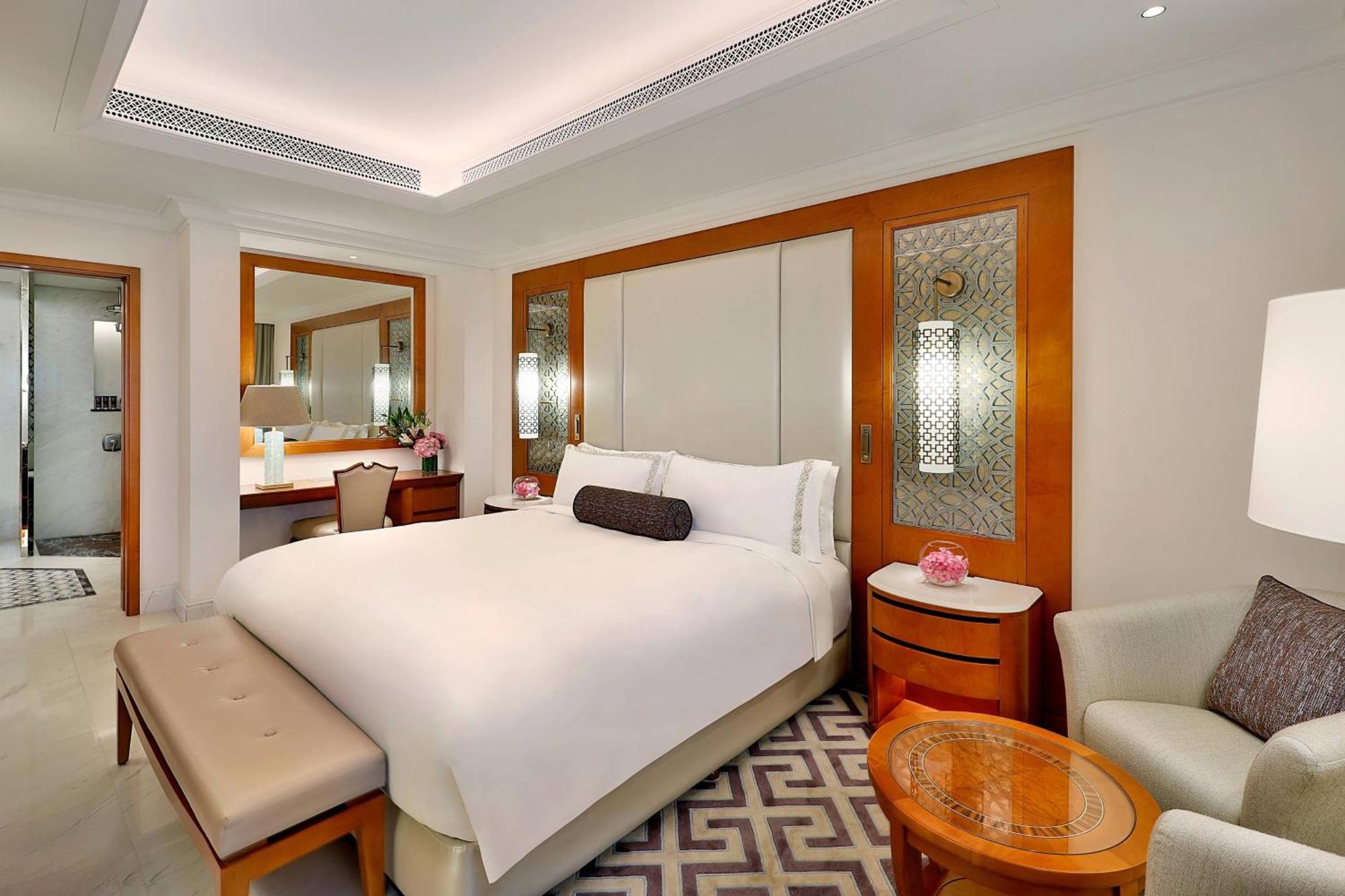 Al Bustan Palace, A Ritz-Carlton Hotel Mascate Esterno foto A room at the Taj Mahal Palace