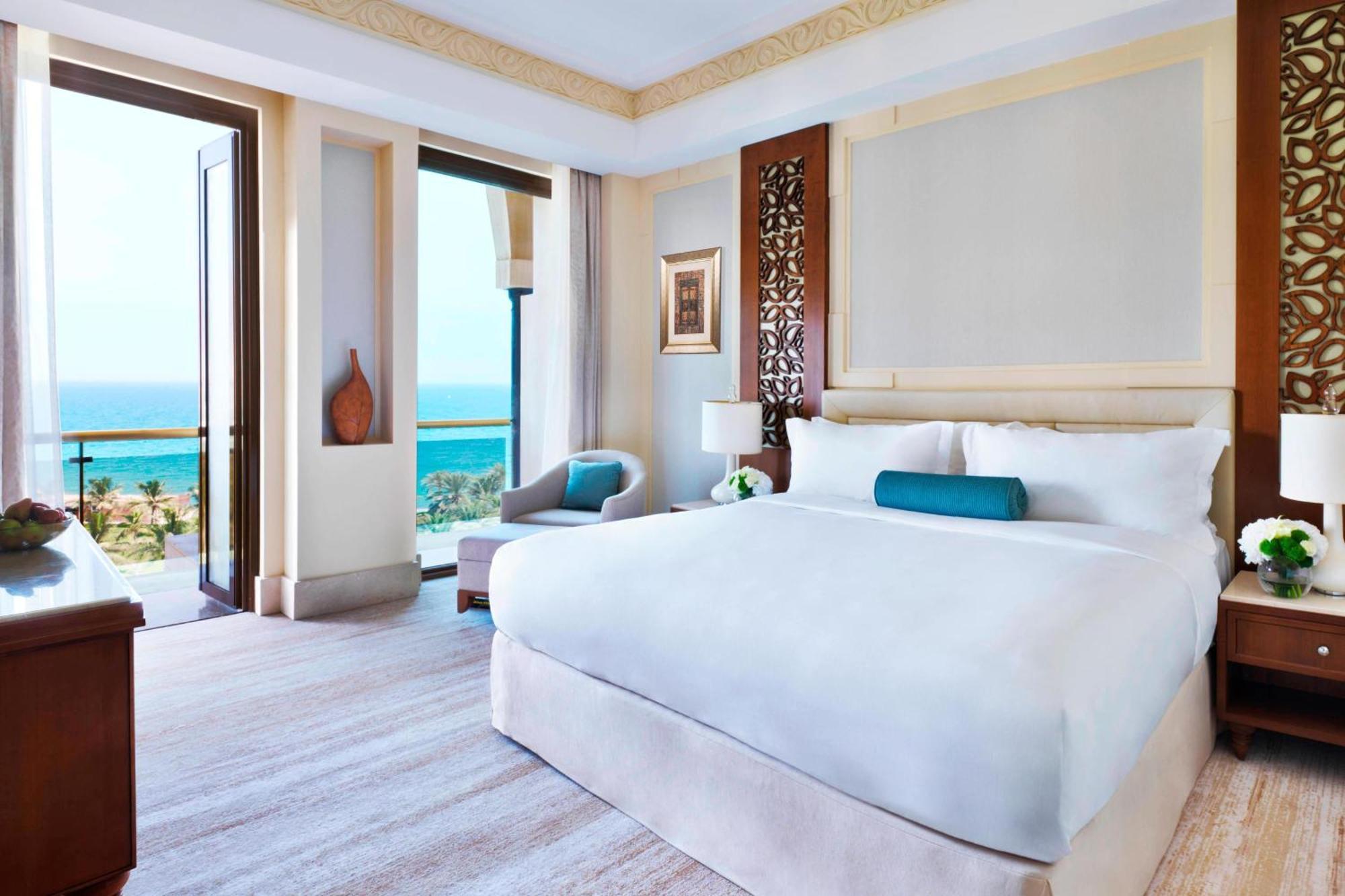 Al Bustan Palace, A Ritz-Carlton Hotel Mascate Esterno foto Deluxe Room