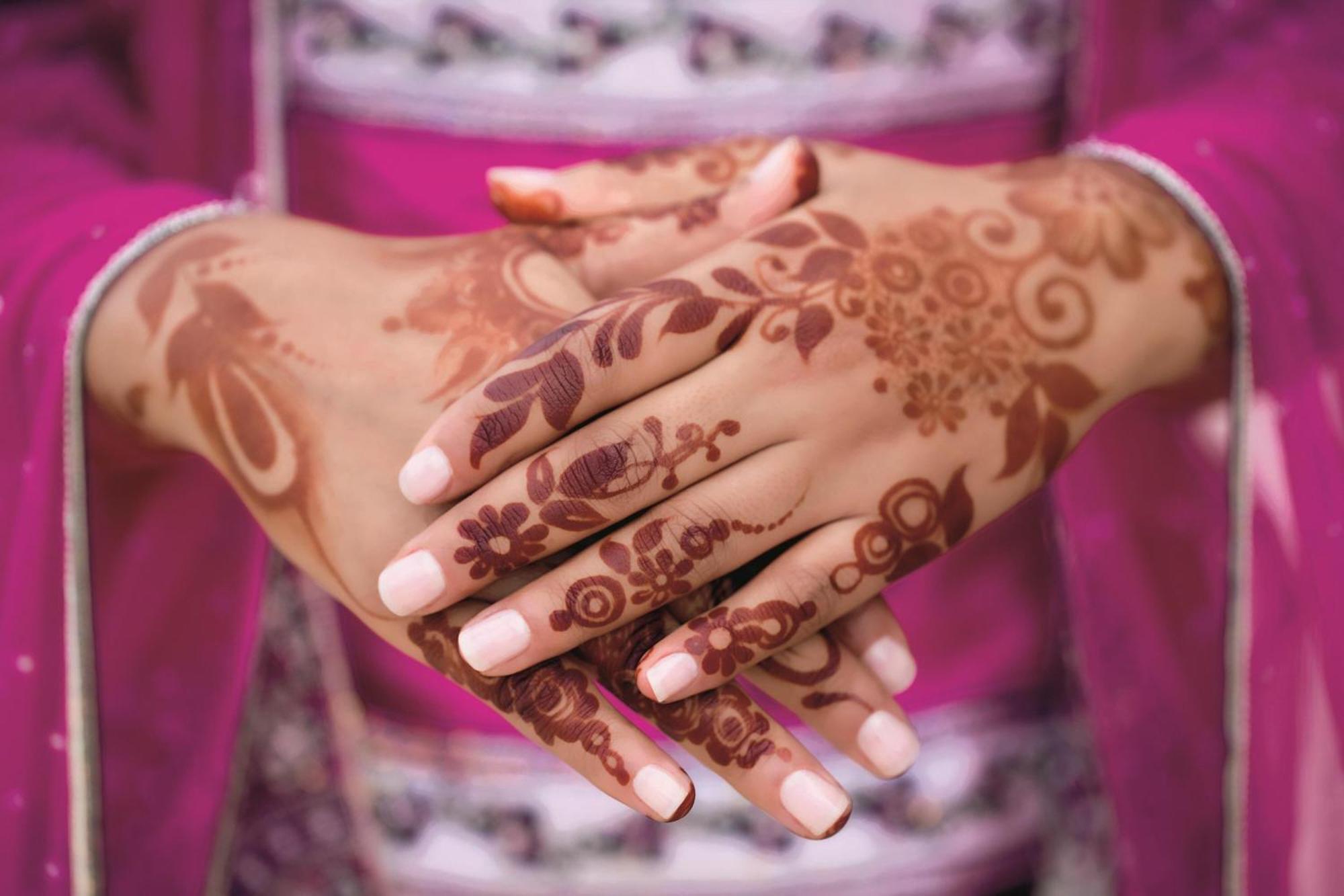 Al Bustan Palace, A Ritz-Carlton Hotel Mascate Esterno foto Henna tattoo