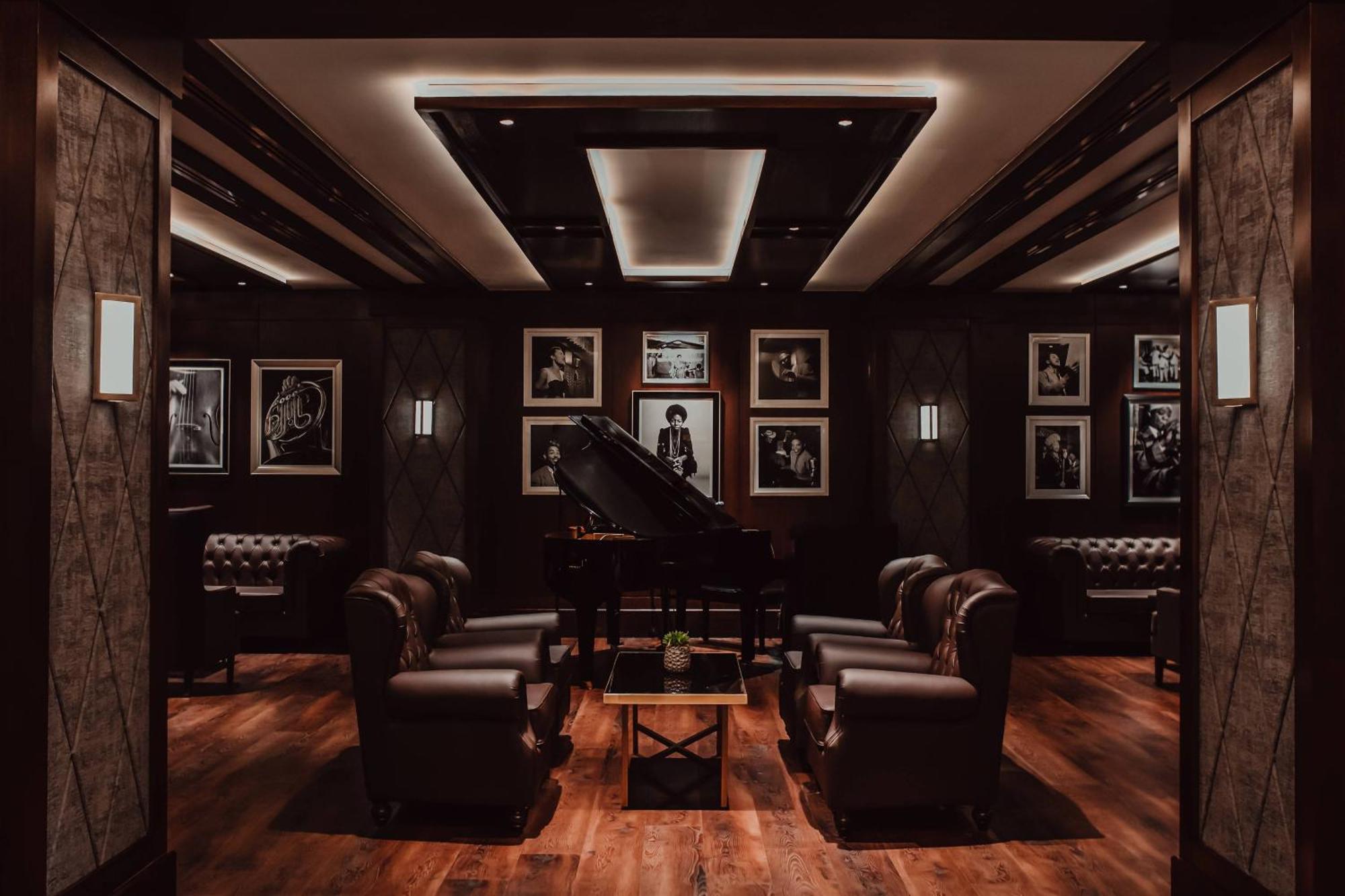 Al Bustan Palace, A Ritz-Carlton Hotel Mascate Esterno foto The interior of the lounge