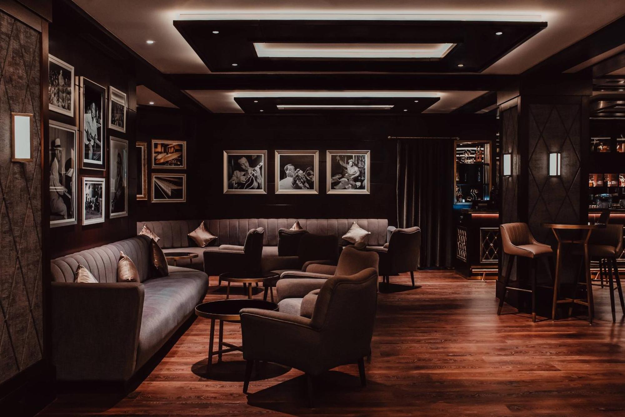 Al Bustan Palace, A Ritz-Carlton Hotel Mascate Esterno foto The interior of the lounge