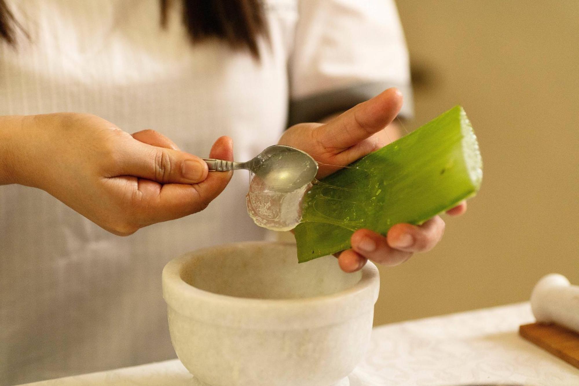 Al Bustan Palace, A Ritz-Carlton Hotel Mascate Esterno foto Aloe vera gel