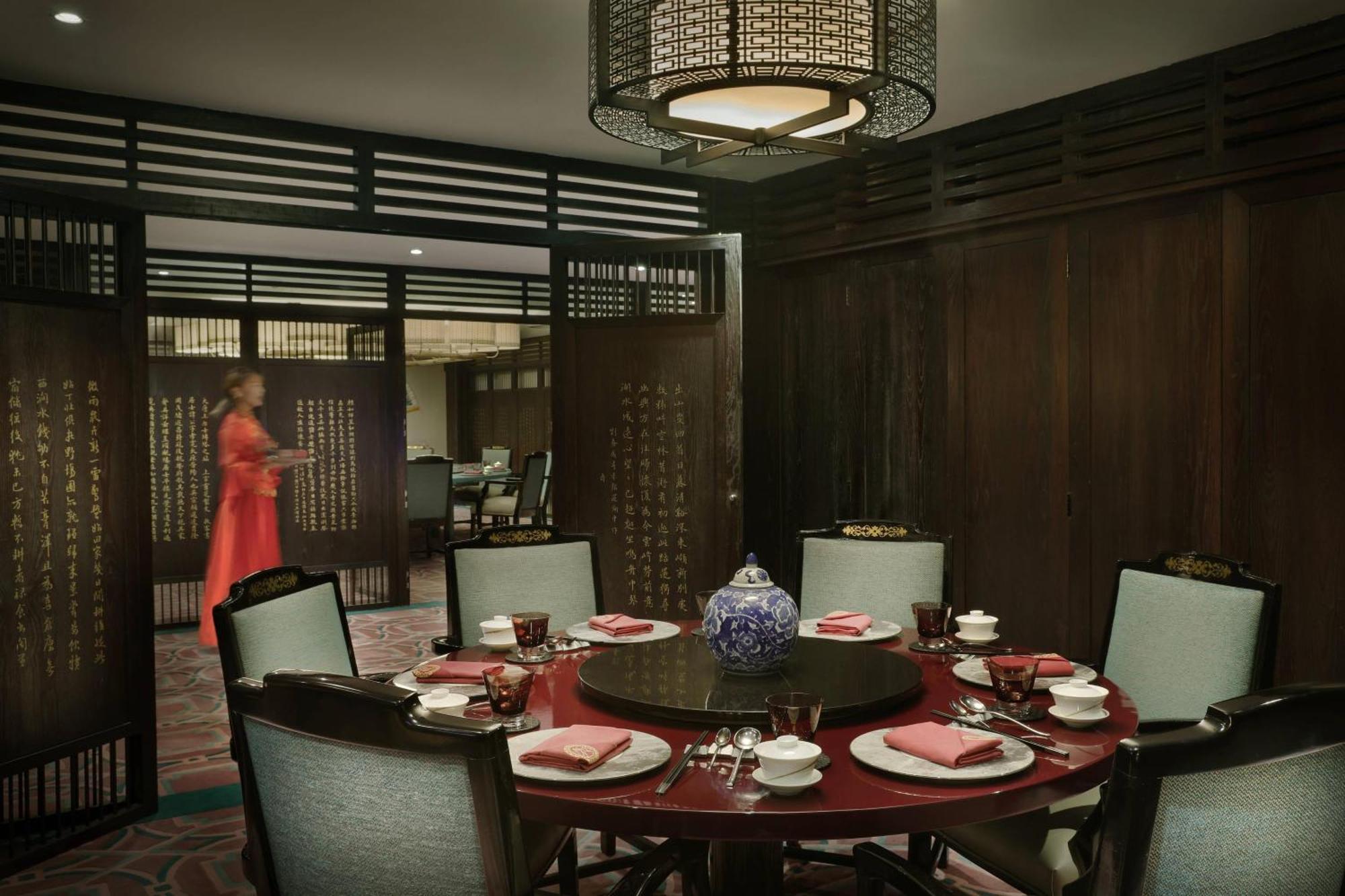 Al Bustan Palace, A Ritz-Carlton Hotel Mascate Esterno foto A private dining room at the restaurant